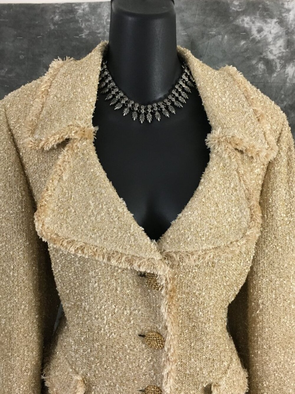 BEAUTIFUL St John knit gold shimmer fringe jacket skirt suit size 14 16 - Picture 5 of 10